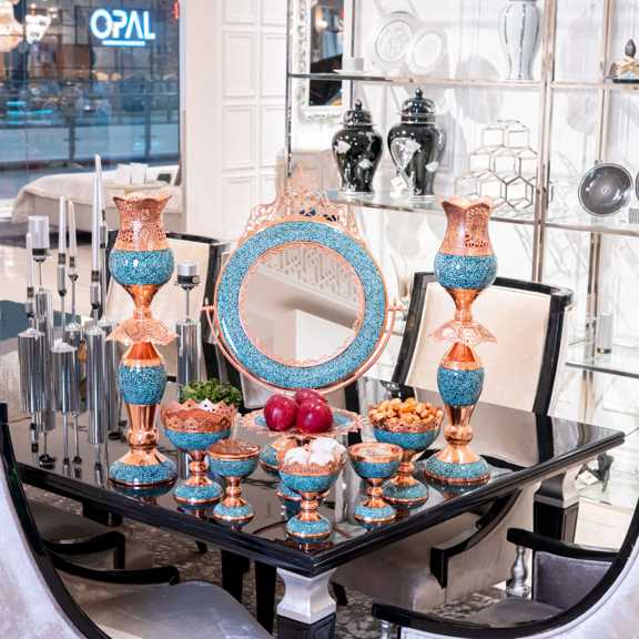 هفت‌سین فیروزه‌کوبی دست‌ساز اصفهانی، شامل سینی و ظروف تشریفاتی با تزئینات فیروزه